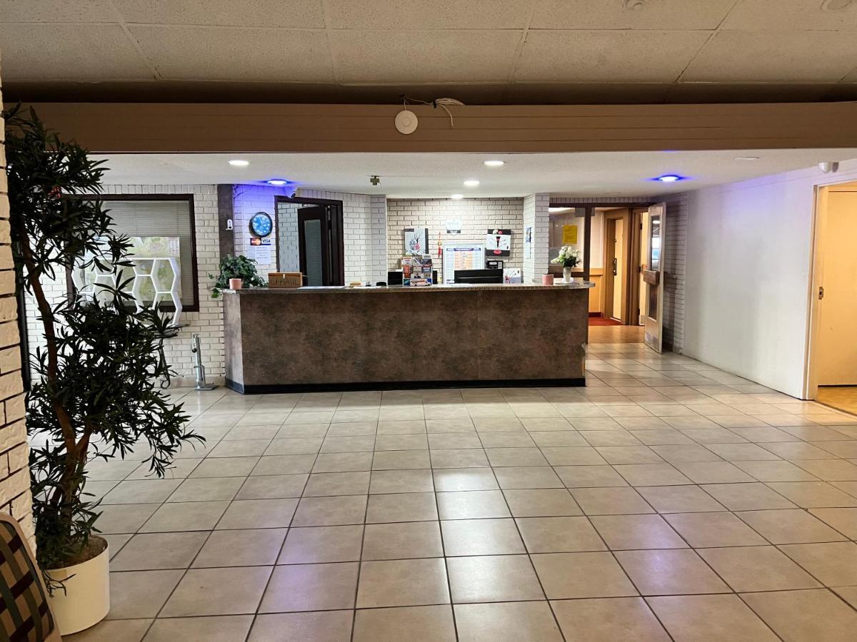 Lively Inn And Suites - Sudbury Naughton Bagian luar foto
