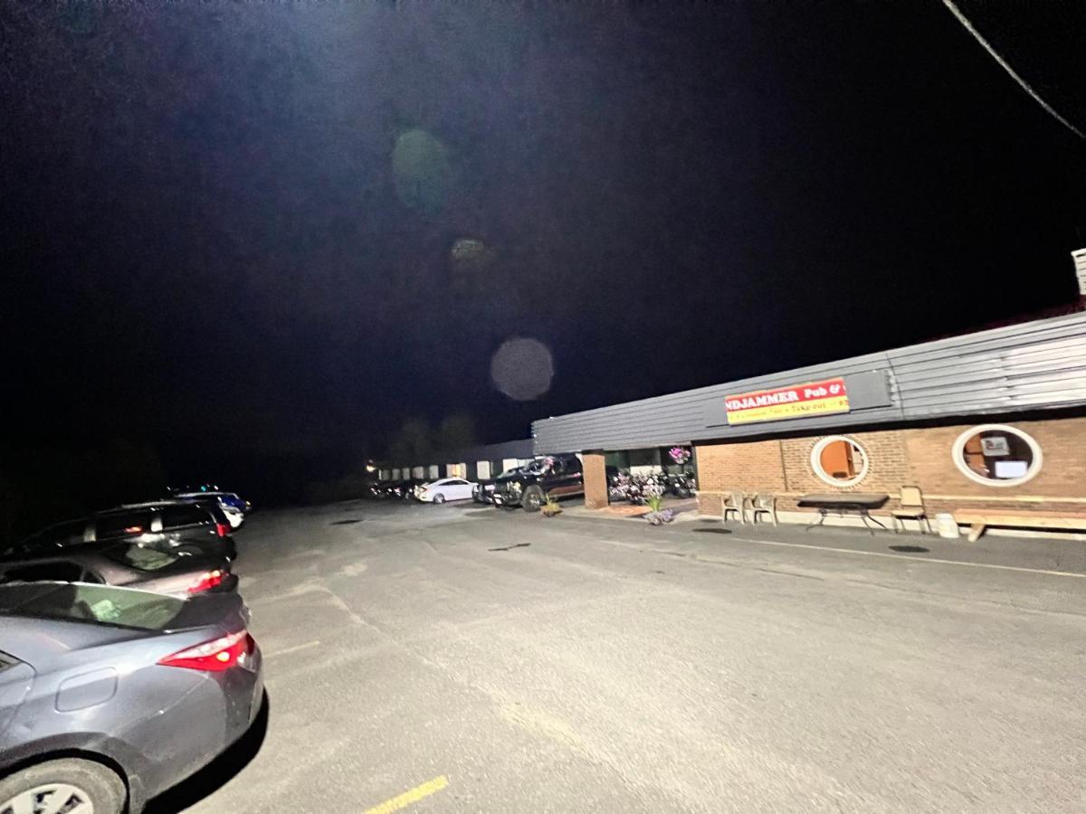 Lively Inn And Suites - Sudbury Naughton Bagian luar foto