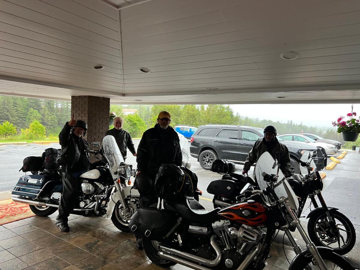 Lively Inn And Suites - Sudbury Naughton Bagian luar foto