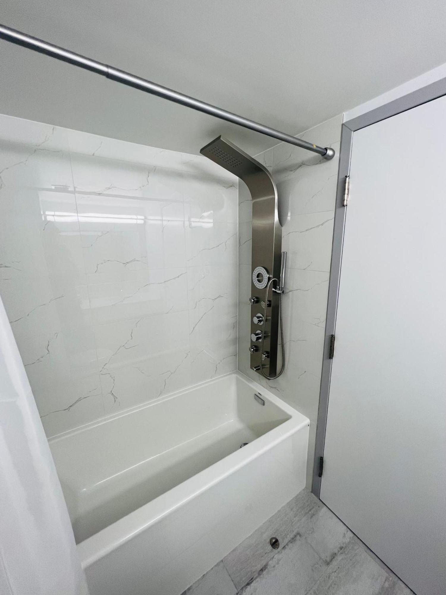 Lively Inn And Suites - Sudbury Naughton Bagian luar foto